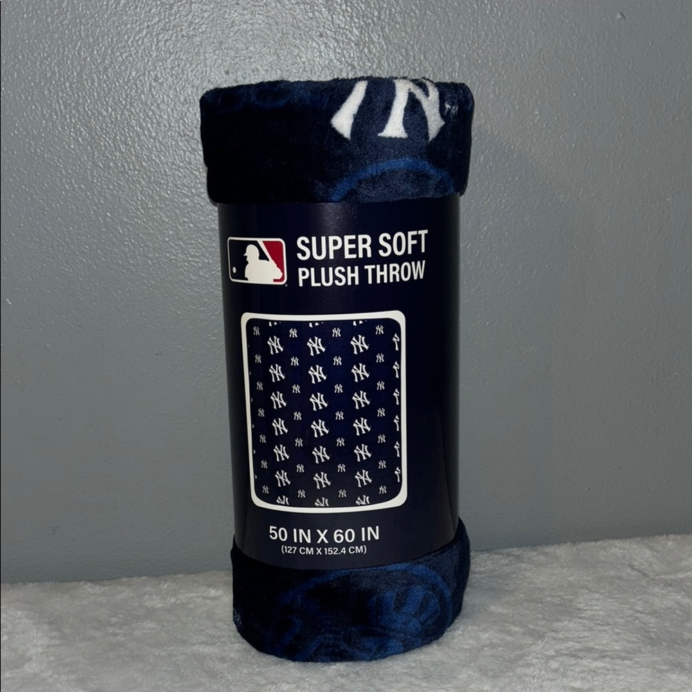 MLB NY YANKEE Super Soft Plush Throw - Navy TEAM LOGO - Picture 2 of 2